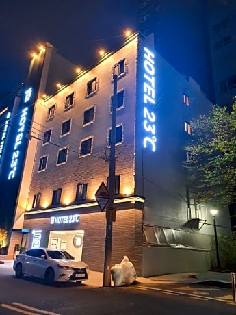 Hotel 23