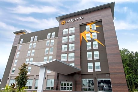 La Quinta Inn & Suites by Wyndham Lake City