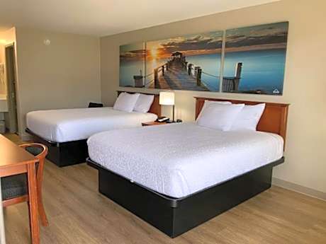 Queen Room with Two Queen Beds - Non-Smoking