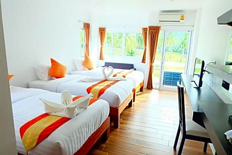 Deluxe Triple Room