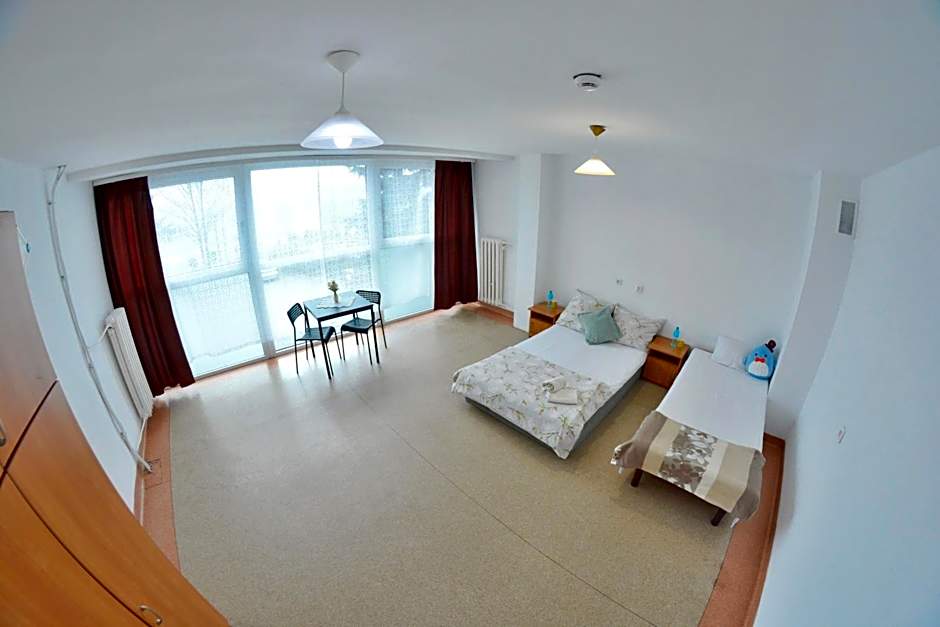 Foto 1 von 7 von Twin Room with Shared Bathroom