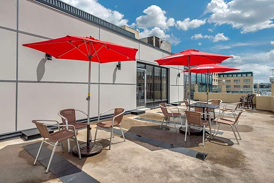 Quality Hotel Dorval Aeroport