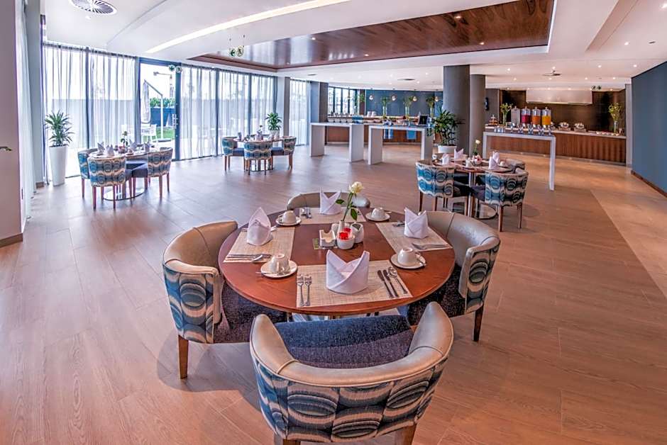 City Lodge Hotel Waterfall City