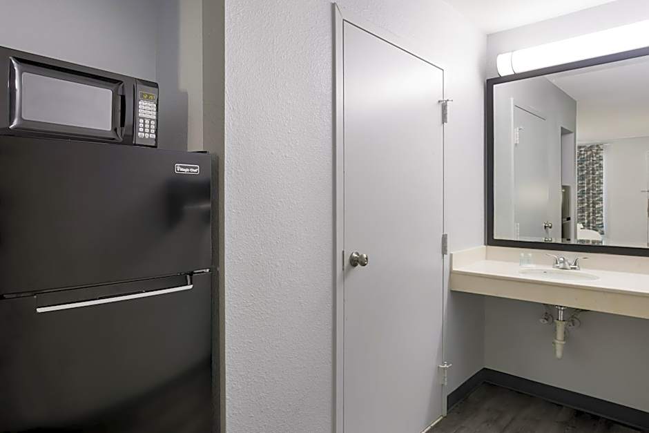 Suburban Studios Hinesville - Fort Stewart Area