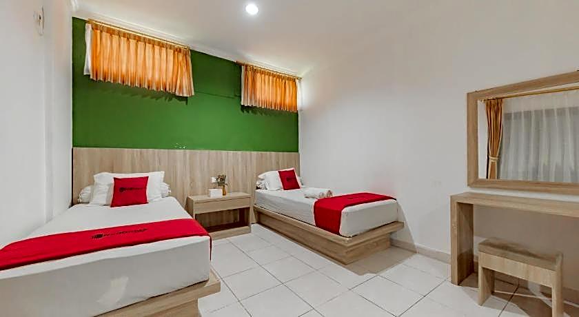RedDoorz Syariah near Taman Bekapai 2