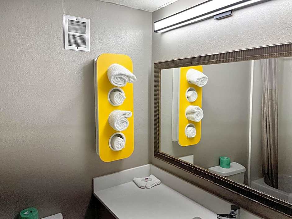 Studio 6 Suites Springfield, OH