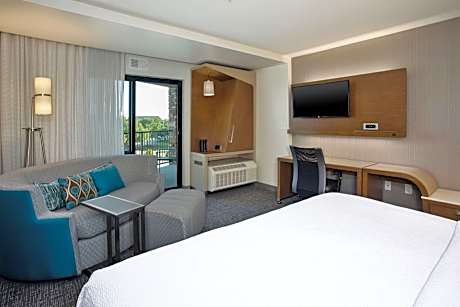 Room, 1 King Bed, Balcony