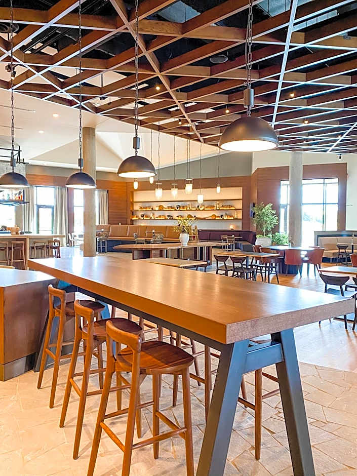 Omni Viking Lakes