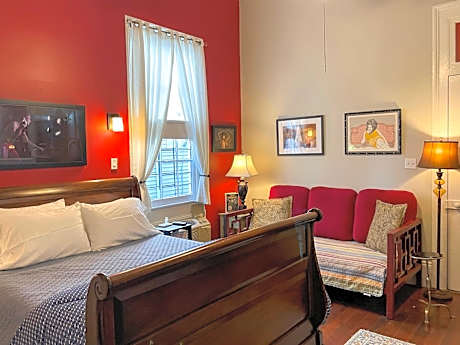 Deluxe Queen Room