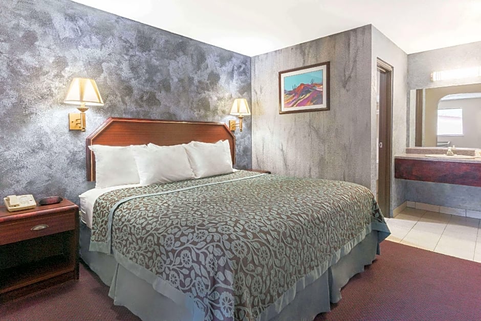 Days Inn by Wyndham Ruidoso Downs