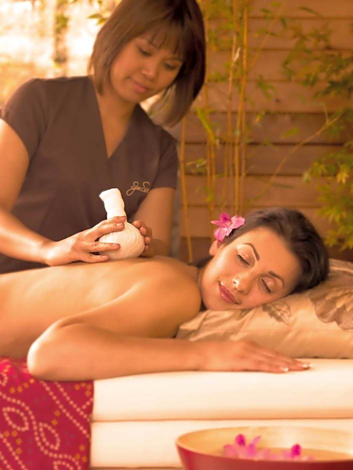 Westport Plaza Hotel, Spa & Leisure