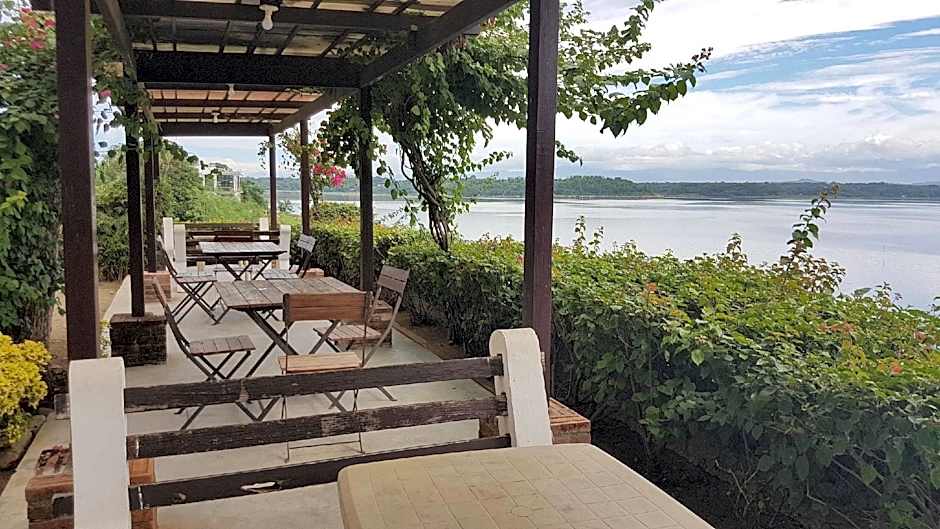 Veranda Suites and Restaurant