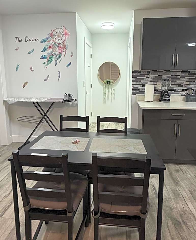 Lux Modern 2BR Radiant Suite+Free Parking