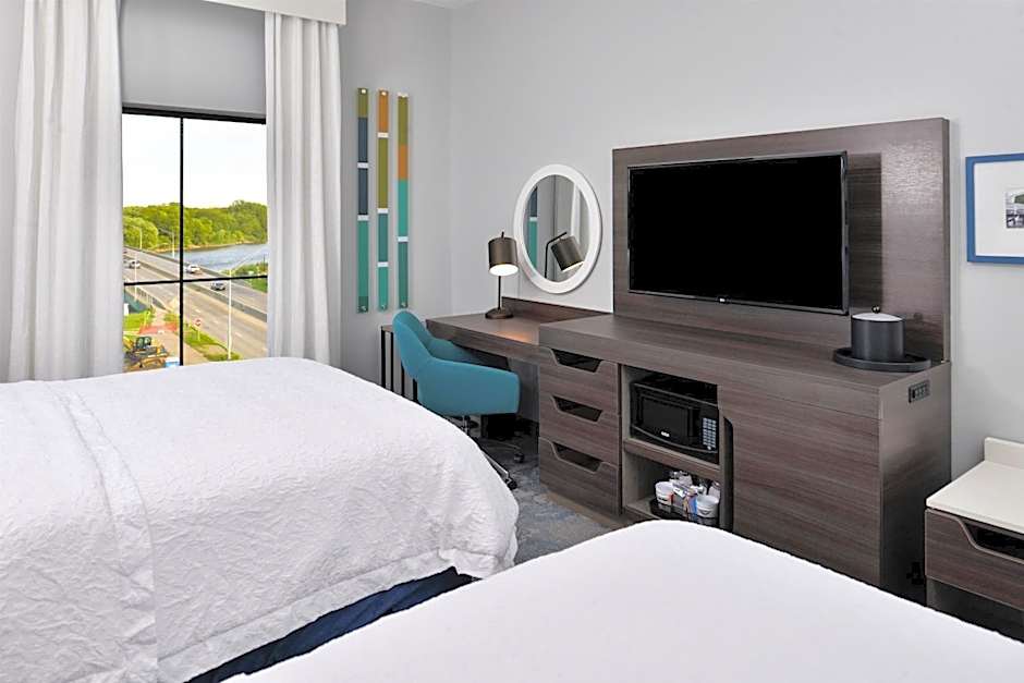 Hampton Inn by Hilton Cedar Falls Downtown