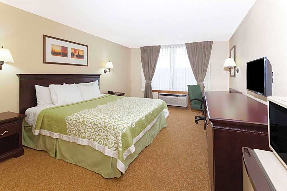 Days Inn & Suites by Wyndham Tucker/Northlake