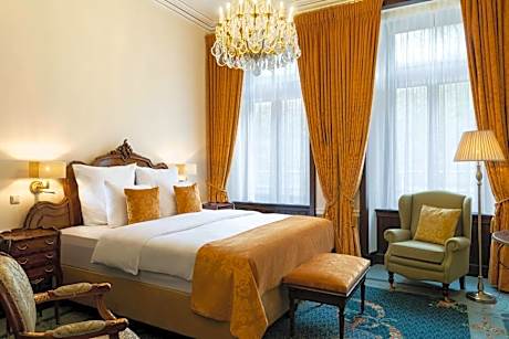 Moselle view guest room, Larger Guest room, 1 King