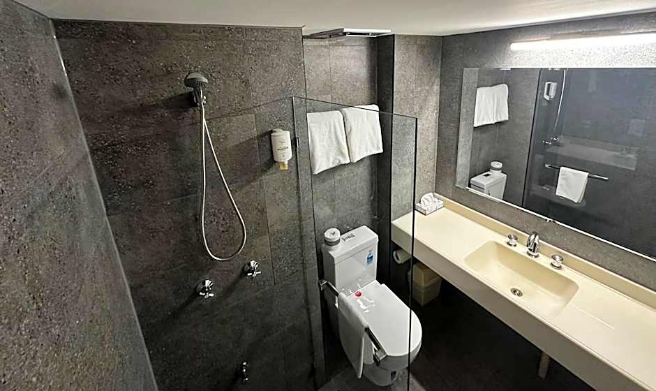 Charbonnier Motor Inn