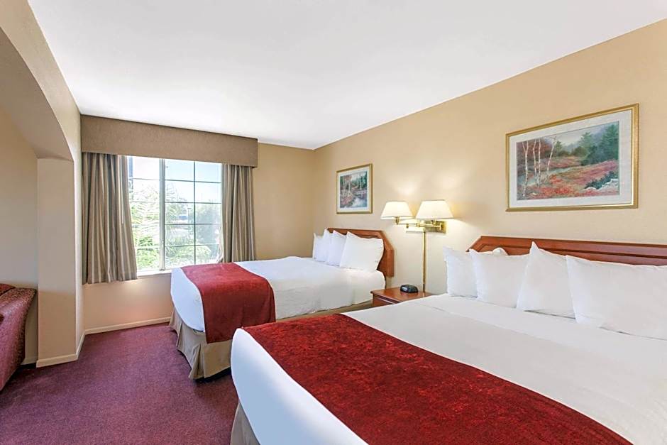 Ramada by Wyndham Fresno Northwest