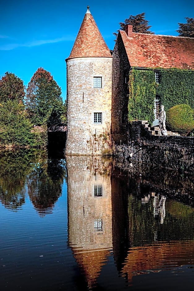 Chateau De Villiers-Le-Mahieu