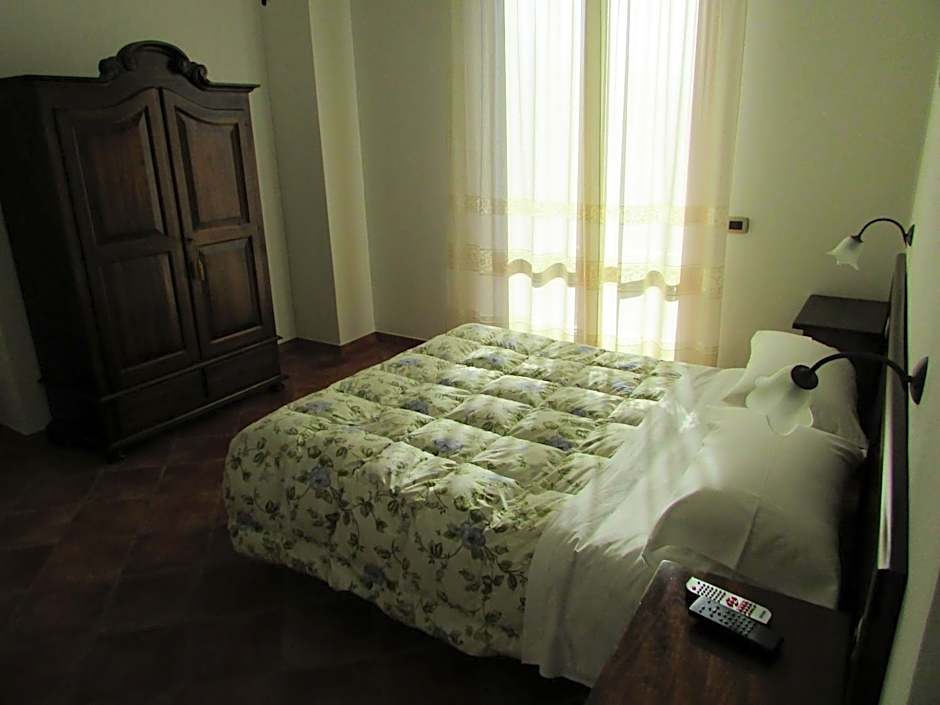 B&B Il Girasole - Rooms & House in country - air conditioned - 1500 meters from historic center