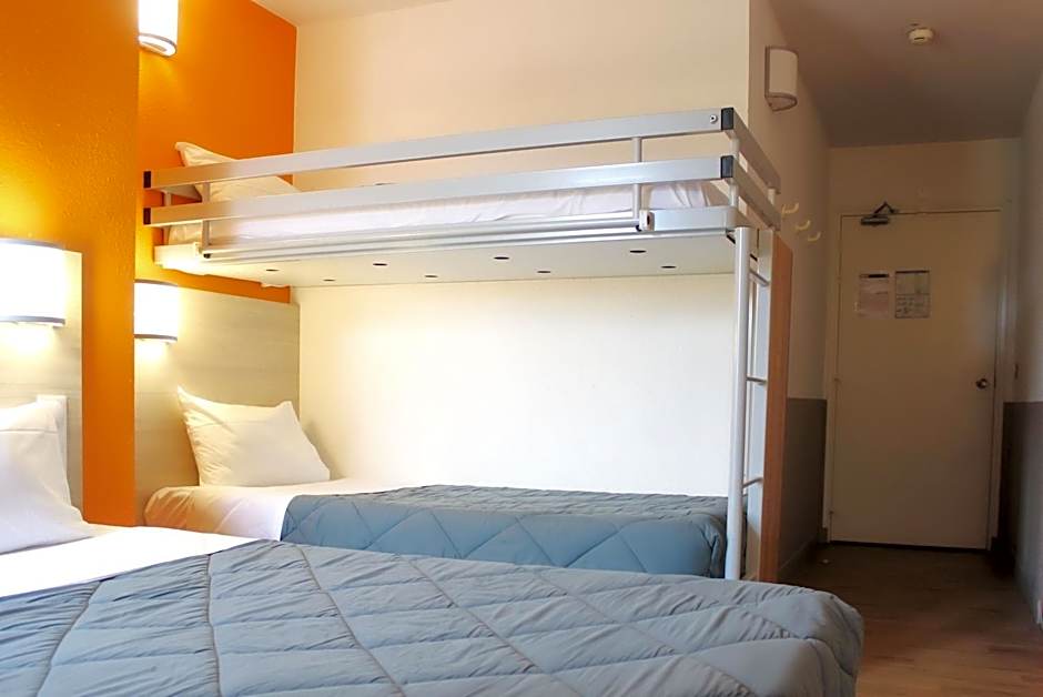 Première Classe Plaisir Gatines