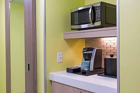 Deluxe King Room with Balcony