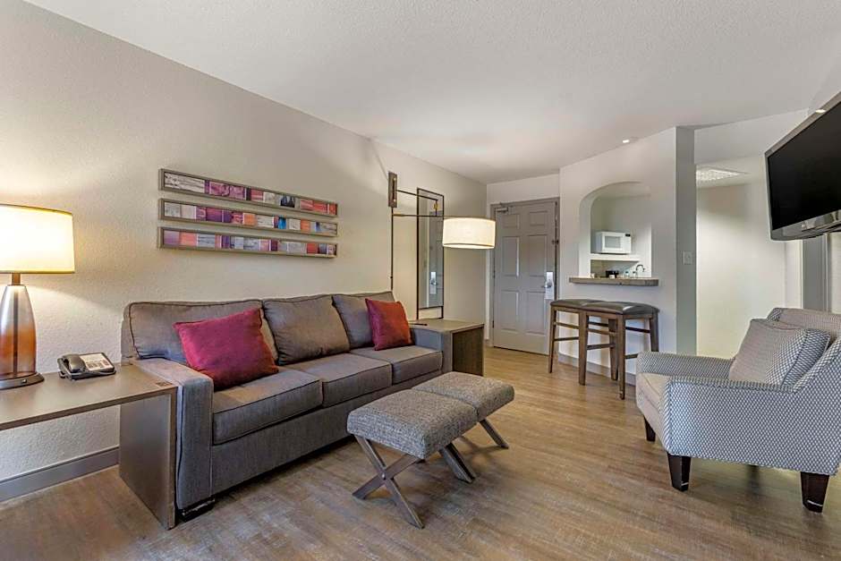 Windmill Suites Surprise - Phoenix, Ascend Hotel Collection