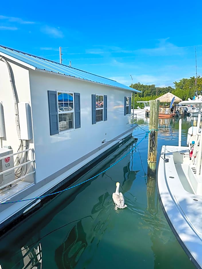Aqua Lodges At Hurricane Hole Marina