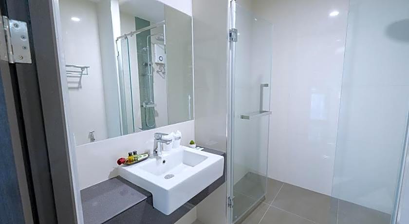 Clover Hotel Hatyai (SHA Extra Plus)