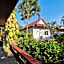 Holiday Villa, Lanta