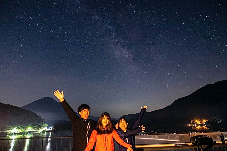 Shoji Lake Hotel