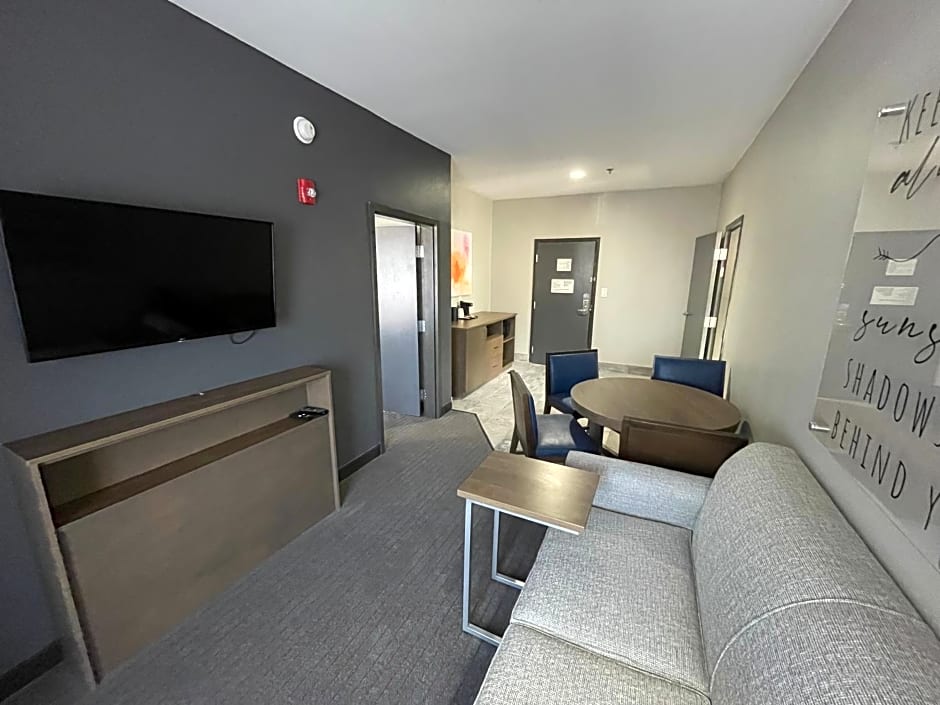 La Quinta Inn & Suites by Wyndham Augusta Near Fort Gordon