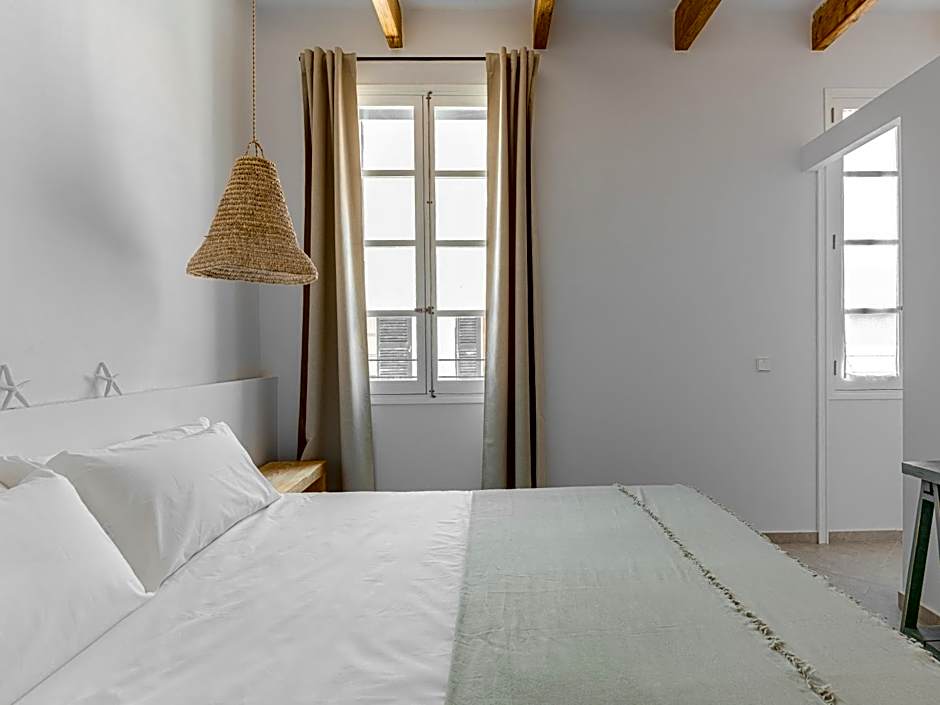 S'Enclova Petit Hotel