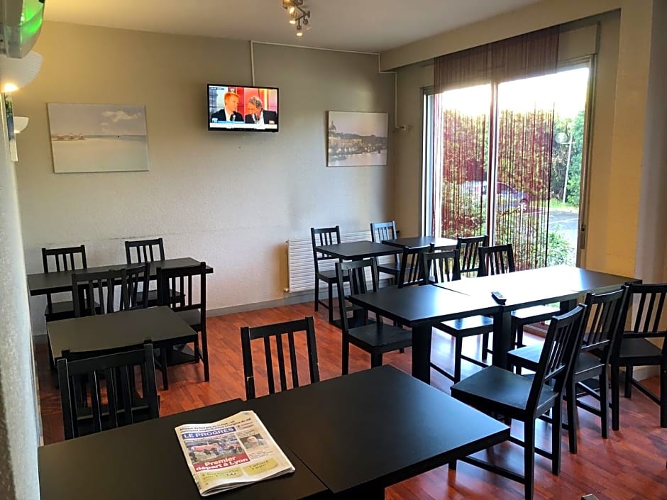 Adonis Lyon Est Hôtel Artys