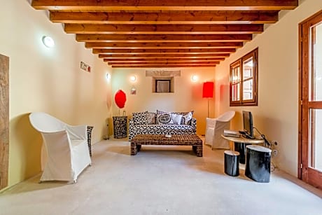 Deluxe Double Room | Avalon Residence
