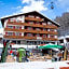 Hotel THE LARIX ski-in ski-out