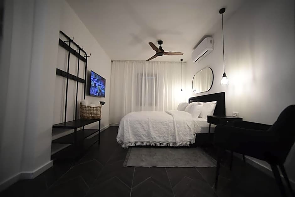 Z-32 Luxury Boutique Apartment - דירה מעוצבת ומזמינה