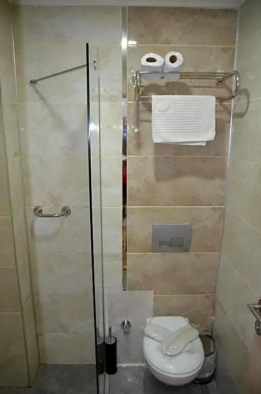 The Reina Hotel