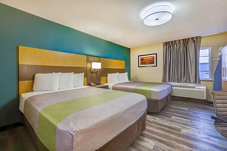 Studio 6 Lenexa - Overland Park