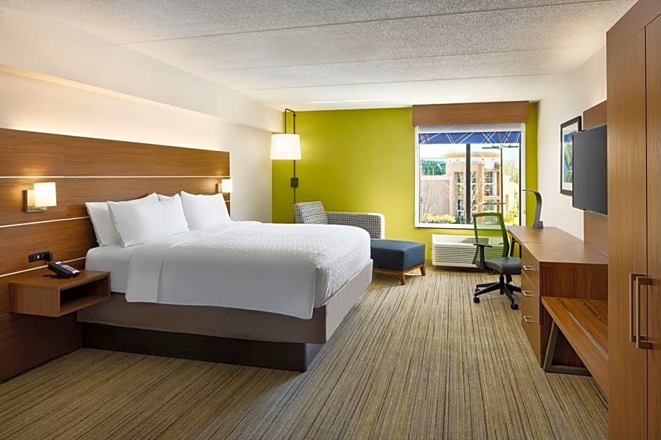 Holiday Inn Express and Suites Atlanta Tucker Northlake