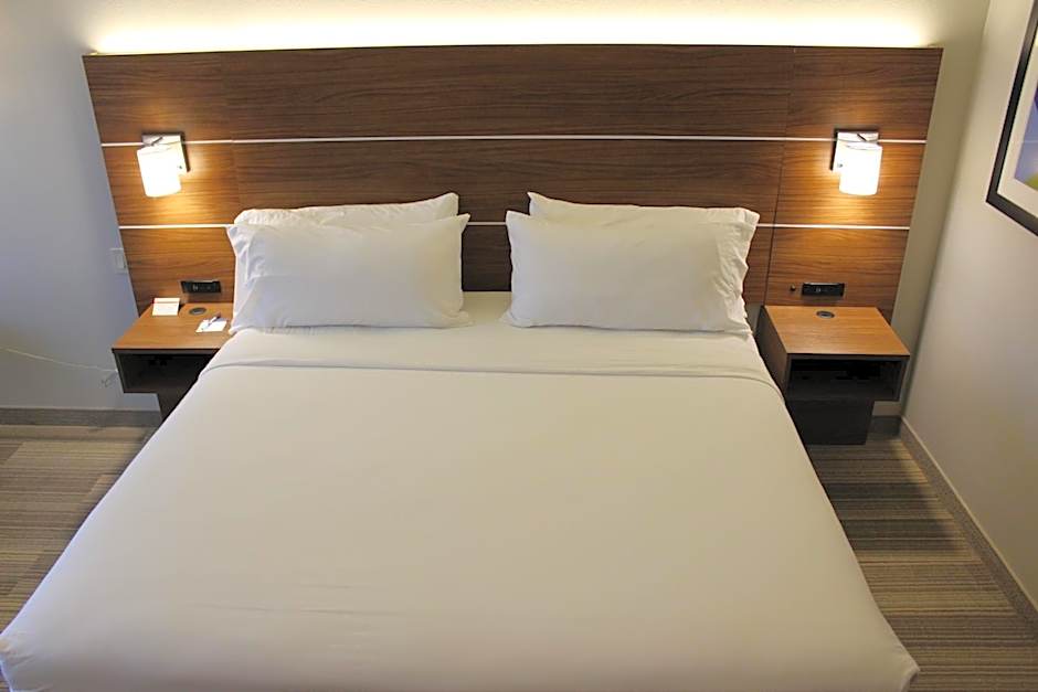 Holiday Inn Express Hotel & Suites Mansfield By IHG