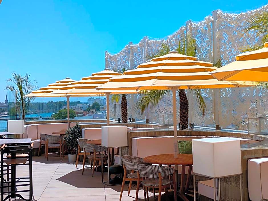 Ribera De Triana Hotel