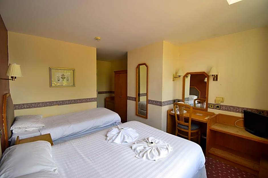Riviera Hotel