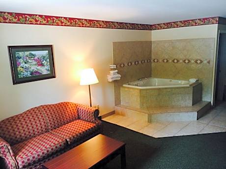 Suite with Hot Tub