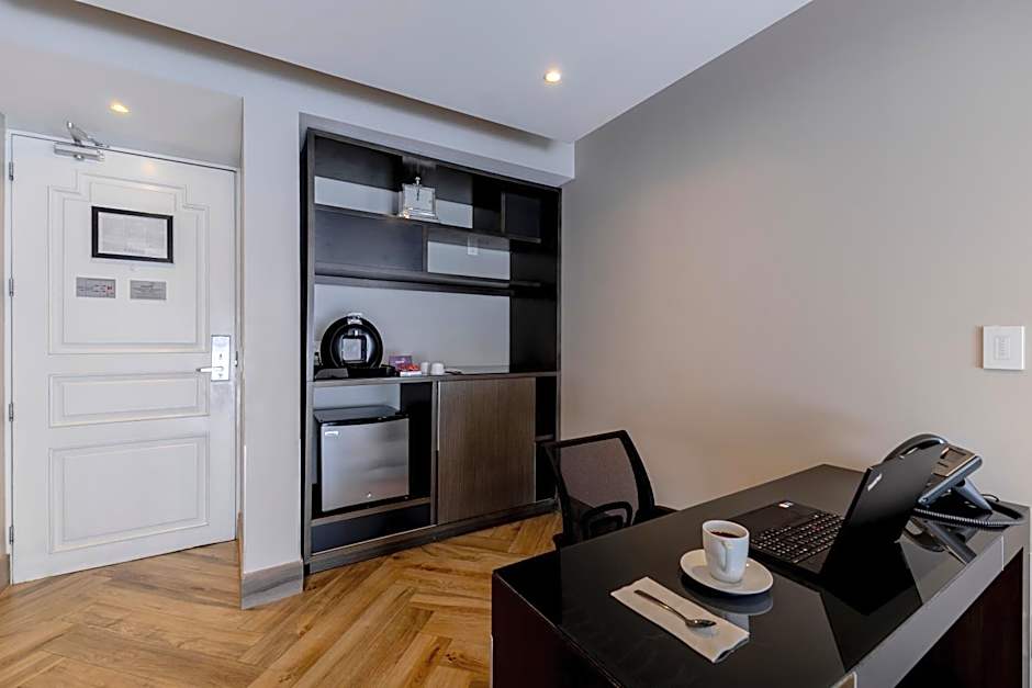 Isaaya Hotel Boutique by WTC