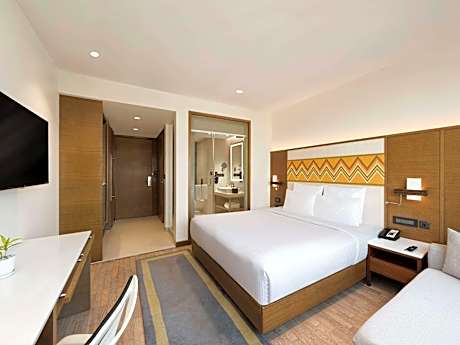 Superior Room with 1 king bed, City view