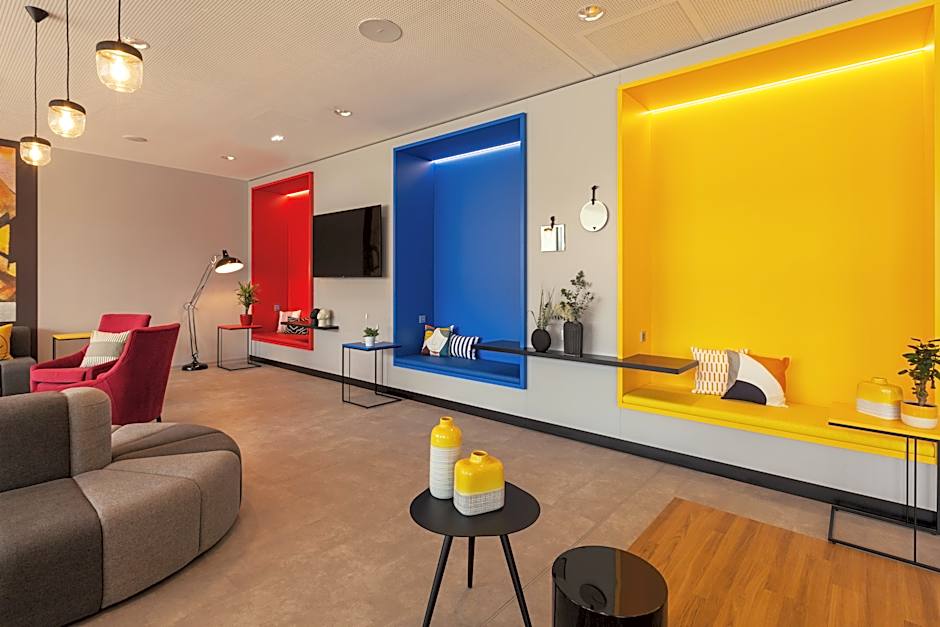 Holiday Inn - the niu, Form Stuttgart Feuerbach