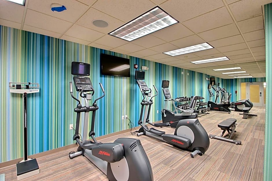 Holiday Inn Express Hotel & Suites Milwaukee Airport By IHG