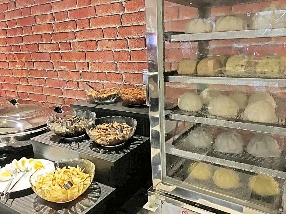 La Hotel-Baseball Theme Hall