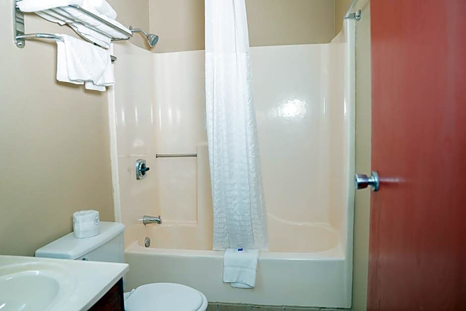 Motel 6 Litchfield, IL